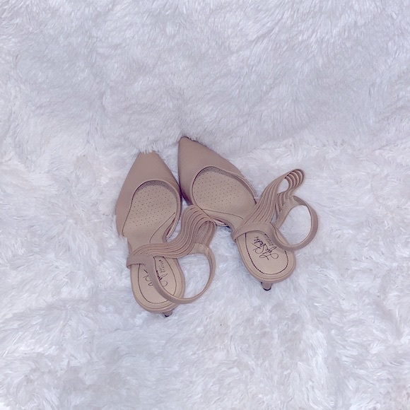 Life stride soft system nude heels, size 10. Extra arch and heel support - Picture 5 of 16